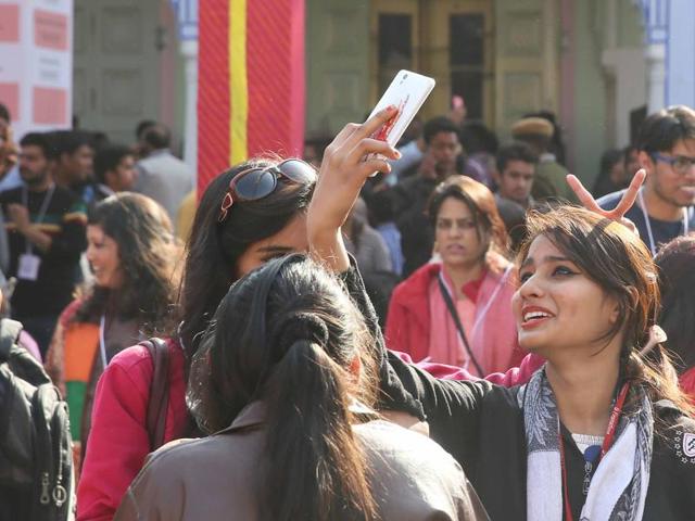 Visitors click selfies on the last day of Jaipur Literary Festival, at Diggi Palace, in Jaipur on Monday, 25 January 2016. (Photo by Himanshu Vyas/Hindustan Times) Visitors click selfies on the last day of Jaipur Literary Festival, at Diggi Palace, in Jaipur on Monday, 25 January 2016. (Photo by Himanshu Vyas/Hindustan Times)
