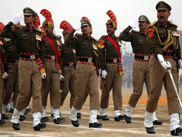 Border security force soldiers march during Republic Day parade in Jammu. (Nitin Kanotra / HT Photo) Border security force soldiers march during Republic Day parade in Jammu. (Nitin Kanotra / HT Photo)