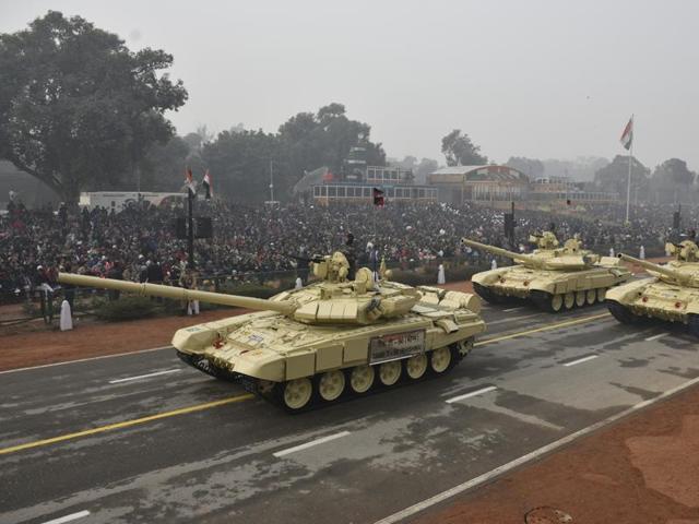 T-90 Bhishma Tanks were showcased during the parade as India displayed its military might on the 67th Republic Day, in New Delhi.  (Vipin Kumar/HT Photo) 