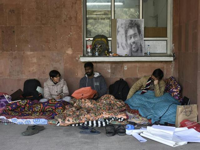 Students of Jawaharlal Nehru University (JNU) on indefinite hunger strike as a protest against the death of PhD scholar Rohith Vemula.(Saumya Khandelwal/HT) Students of Jawaharlal Nehru University (JNU) on indefinite hunger strike as a protest against the death of PhD scholar Rohith Vemula.(Saumya Khandelwal/HT)