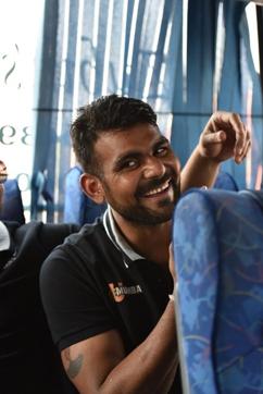 Raider Pradeep Kumar can sing just about any Bollywood song complete with histrionics. (Photo: Aalok Soni/HT)