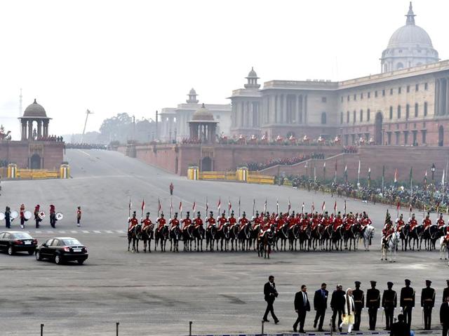 Beating Retreat ceremony begins at Vijay Chowk. (Ajay Aggarwal/HT Photo)