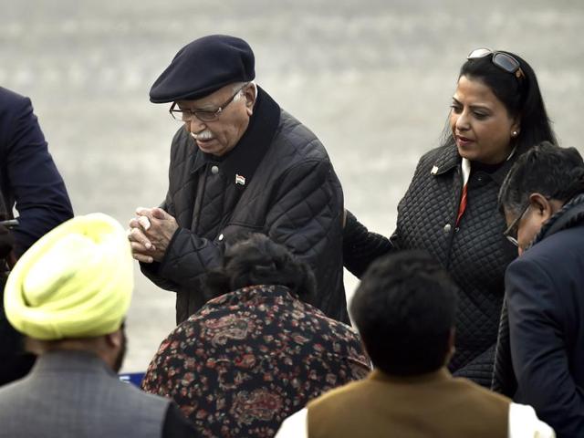Senior BJP leader LK Advani arrives for the Beating Retreat ceremony. (Ajay Aggarwal/HT Photo)