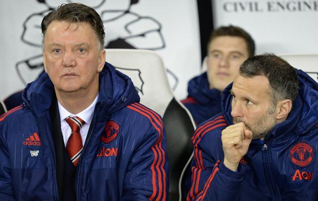 Manchester United's assistant manager Ryan Giggs looks towards Manchester United's Dutch manager Louis van Gaal ahead of the FA cup fourth round match against Derby County. (AFP Photo) Manchester United's assistant manager Ryan Giggs looks towards Manchester United's Dutch manager Louis van Gaal ahead of the FA cup fourth round match against Derby County. (AFP Photo)