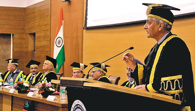 Chief justice of India Tirath Singh Thakur addressing the gathering during the annual convocation at Rajiv Gandhi National University of Law in Patiala on Saturday. (Bharat Bhushan/HT Photo) Chief justice of India Tirath Singh Thakur addressing the gathering during the annual convocation at Rajiv Gandhi National University of Law in Patiala on Saturday. (Bharat Bhushan/HT Photo)
