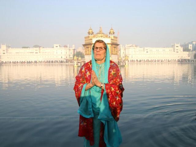 Ontario premier Kathleen Wynne at Golden Temple in Amritsar on Sunday. (Sameer Sehgal/HT Photo)