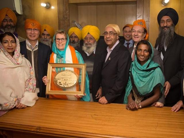 Wynne later tweeted this picture of being honoured at Golden Temple. She was there with other delegates. (Photo courtesy-Kathleen Wynne’s Twitter handle )