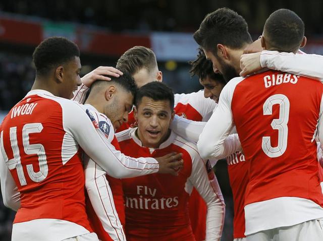 Alexis Sanchez celebrates scoring the second goal for Arsenal during their FA Cup second-round match against Burnley at the Emirates Stadium on January 30, 2016.(Reuters Photo) Alexis Sanchez celebrates scoring the second goal for Arsenal during their FA Cup second-round match against Burnley at the Emirates Stadium on January 30, 2016.(Reuters Photo)