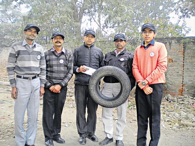 The idea for the website came to Anubhav’s mind when he saw someone burning used tyres and wondered what happens to all such old tyres.