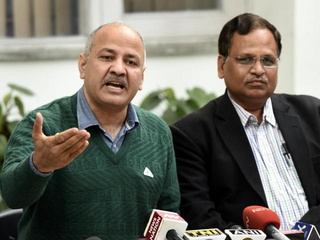 Delhi Deputy Chief Minister Manish Sisodia with PWD Minister, Satyendra Kumar Jain address a press conference on MCD funds crisis in New Delhi. (Mohd Zakir/HT Photo) Delhi Deputy Chief Minister Manish Sisodia with PWD Minister, Satyendra Kumar Jain address a press conference on MCD funds crisis in New Delhi. (Mohd Zakir/HT Photo)