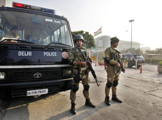 Delhi Police Special Cell Team SWAT alert at Vijay Chowk for the Republic Day 2016 at Raisina Hill in New Delhi. A woman was robbed hours before the Beating Retreat ceremony in Lutyens’ Delhi. (Sonu Mehta/HT Photo) Delhi Police Special Cell Team SWAT alert at Vijay Chowk for the Republic Day 2016 at Raisina Hill in New Delhi. A woman was robbed hours before the Beating Retreat ceremony in Lutyens’ Delhi. (Sonu Mehta/HT Photo)