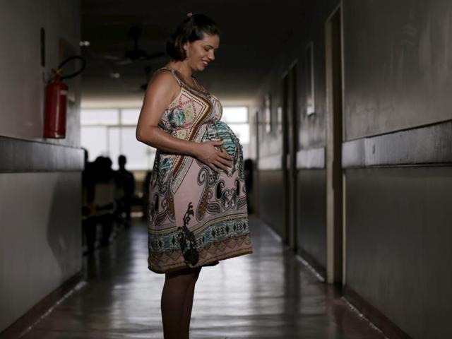 Juliana Gomes, who is eight months pregnant poses for a picture at the IMIP hospital in Recife, Brazil, January 28, 2016.(REUTERS)