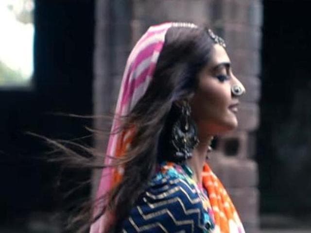 Now I Get A Vip Access To Coldplay Forever Sonam Kapoor Hindustan Times Simak deh!, karir internasional artis bollywood. sonam kapoor