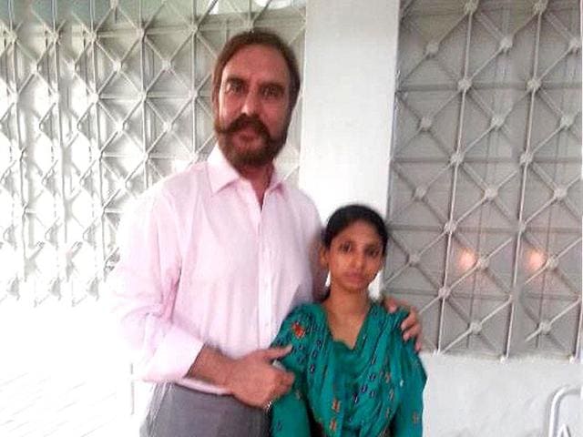 Rights activist Ansar Burney with Geeta, the Indian woman stranded in Pakistan for 15 years. (HT File Photo) Rights activist Ansar Burney with Geeta, the Indian woman stranded in Pakistan for 15 years. (HT File Photo)