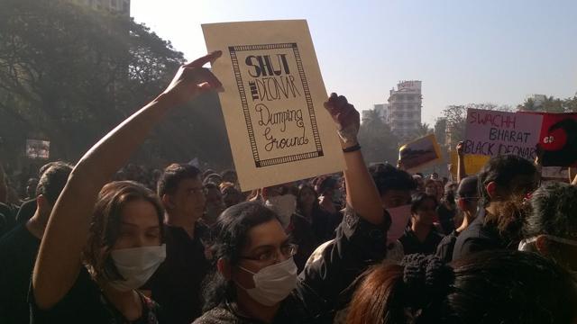 Silent protest held in Mumbai a Mumbaikars battle toxic air due to fire at the Deonar dumping ground.