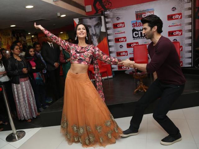 The lead actors did not let the moment go without dancing together as well. (HT Photo) 