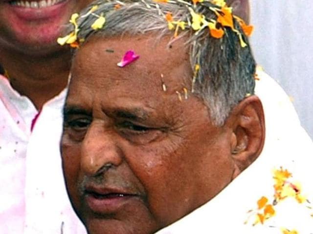 While Bihar has consistently rejected the political adventures of UP bigwigs Mulayam Singh Yadav and Mayawati despite a sizeable Yadav and Dalit population, chief minister Nitish Kumar and RJD chief Lalu Prasad from the neighbouring state too have failed to make any inroads in Uttar Pradesh so far.(PTI File Photo)