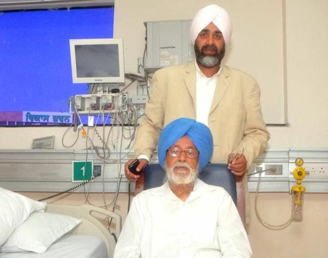 Former Punjab minister Manpreet Singh Badal with his father Gurdas Badal (HT Photo) Former Punjab minister Manpreet Singh Badal with his father Gurdas Badal (HT Photo)
