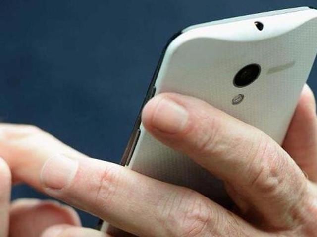 Fearing harassment in the hands of the police authorities in case they respond to such calls from across the border, people are keeping these calls under wraps. Meanwhile, they want the police and the administration to take action against these unwanted calls, as after the recent terror attacks, the frequency of such calls has been on the rise.(HT file photo, for representation only)