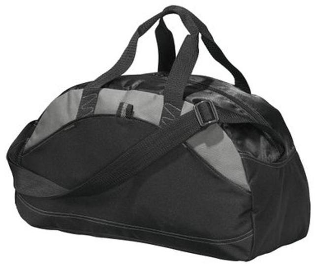 A basic duffel bag that fits in all your essentials is ideal for the gym