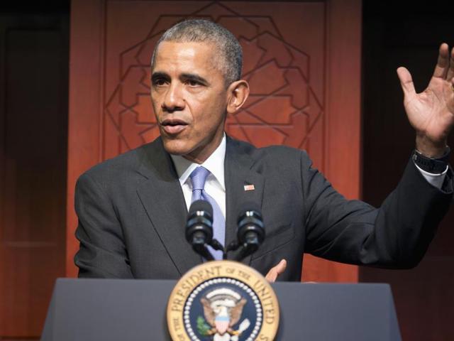 U.S. President Barack Obama waves farewell to students after his remarks at the Islamic Society of Baltimore mosque in Catonsville, Maryland February 3, 2016. (REUTERS) U.S. President Barack Obama waves farewell to students after his remarks at the Islamic Society of Baltimore mosque in Catonsville, Maryland February 3, 2016. (REUTERS)