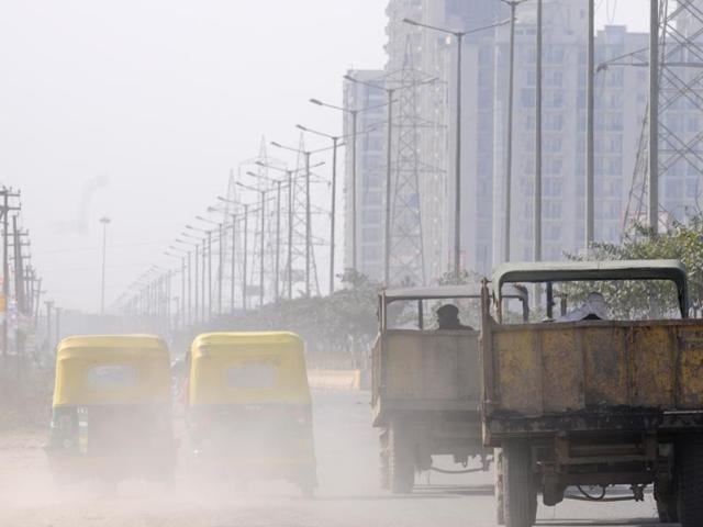 File photo of cyclists riding ride amidst morning smog in New Delhi. Air pollution has been listed as the top five avoidable causes of cancer in India by the government.(AP) File photo of cyclists riding ride amidst morning smog in New Delhi. Air pollution has been listed as the top five avoidable causes of cancer in India by the government.(AP)