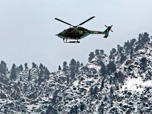 The Snow and Avalanche Study Establishment (SASE) at Chandigarh had issued a ‘Low Danger’ warning to the army on February 2 regarding an avalanche in the general area of Siachen glacier.(PTI)