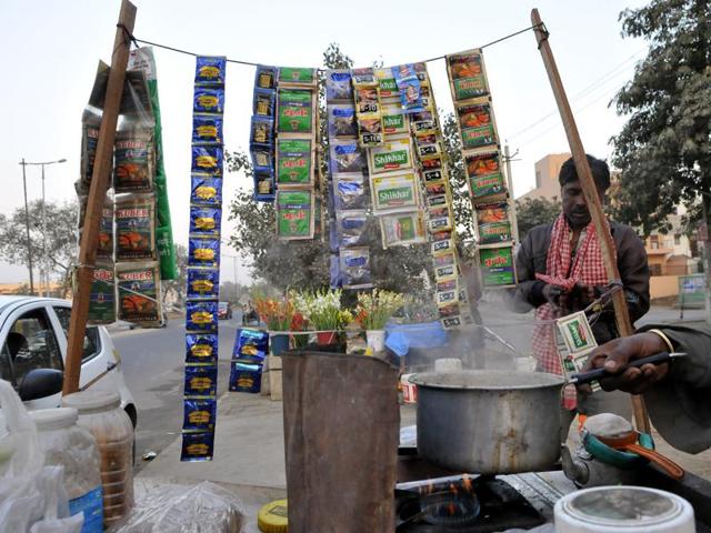 Experts said the reason children take to tobacco at a young age and fall prey to cancer was the government’s failure to enforce the Tobacco Control Act. (Mujeeb Faruqui/Hindustan Times) Experts said the reason children take to tobacco at a young age and fall prey to cancer was the government’s failure to enforce the Tobacco Control Act. (Mujeeb Faruqui/Hindustan Times)