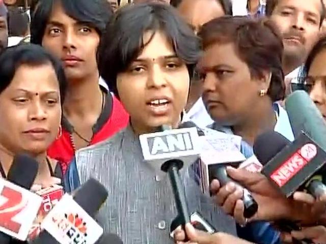 After an hour-long dialogue, the campaign leader Trupti Desai of the Bhumata Brigade said the meeting was “positive” and looked forward to a decision to break the centuries-old gender discrimination at the famous shrine. (ANI) After an hour-long dialogue, the campaign leader Trupti Desai of the Bhumata Brigade said the meeting was “positive” and looked forward to a decision to break the centuries-old gender discrimination at the famous shrine. (ANI)