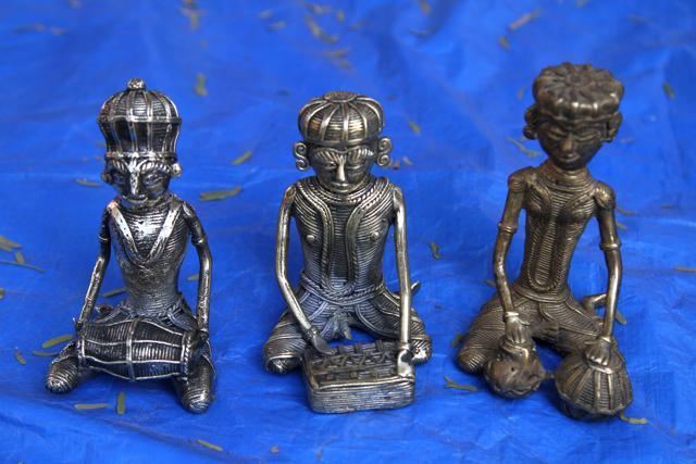 Ethnic ware from the Chhattisgarh stall. Uday Ram Jhara from Raigarh, who specialises in the brass craft called Dhokra, has returned to the fair with his collection after five years. Available at: Stall no. 944. Price: Rs 50 onwards (Abhinav Saha/ HT Photos) Ethnic ware from the Chhattisgarh stall. Uday Ram Jhara from Raigarh, who specialises in the brass craft called Dhokra, has returned to the fair with his collection after five years. Available at: Stall no. 944. Price: Rs 50 onwards (Abhinav Saha/ HT Photos)