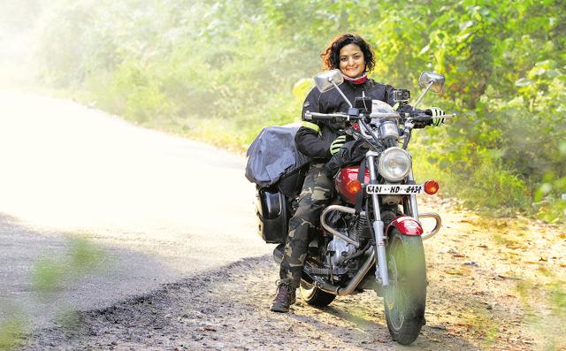Esha Gupta enjoys going on bike rides alone and wants to spread the message that India is safe for women travelling alone. (HT Photo: Vivek R Nair)