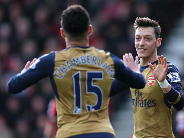 Alex Oxlade Chamberlain celebrates after scoring the second goal for Arsenal during the EPL game against AFC Bournemouth at the Vitality Stadium on February 7, 2016.(Reuters Photo)