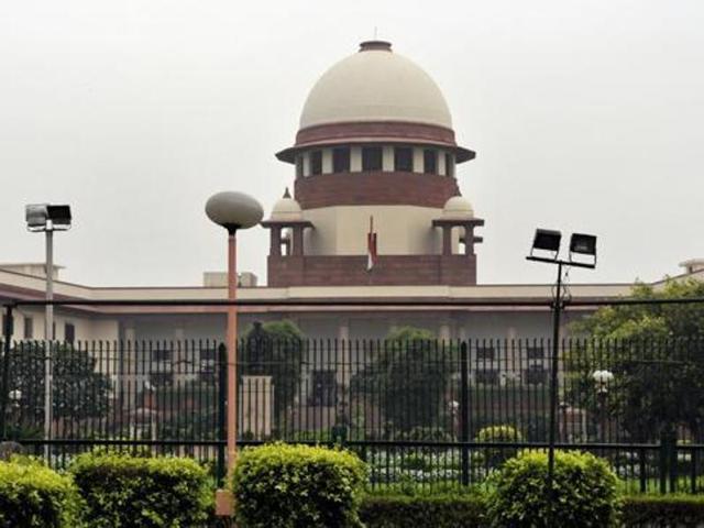 The heated discussion between the two before a bench headed by justice JS Kehar ended only after the judge’s intervention. (Mohd Zakir / Hindustan Times) The heated discussion between the two before a bench headed by justice JS Kehar ended only after the judge’s intervention. (Mohd Zakir / Hindustan Times)