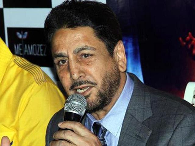Punjabi singer Gurdas Maan during a press conference in Ludhiana on Saturday.(HT Photo)