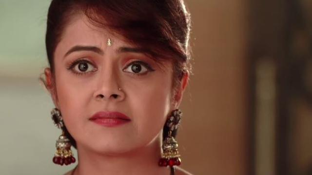 We wonder when Gopi will muster a sliver of courage and put an end to all this. (Star Plus)