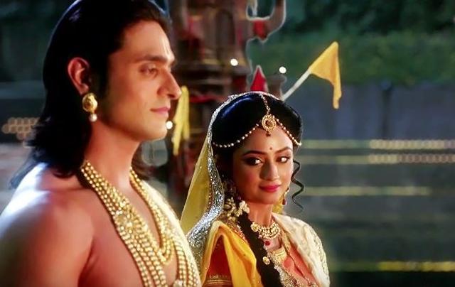 A godwoman comes to Sita and her mother and warns them of a looming tragedy. (Star Plus)