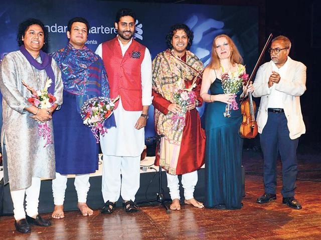Amaan Ali Khan, Abhishek Bachchan, Ayaan Ali Khan and Grammy nominated violinist Elmira Darvarova were part of a music concert. (HT) 
