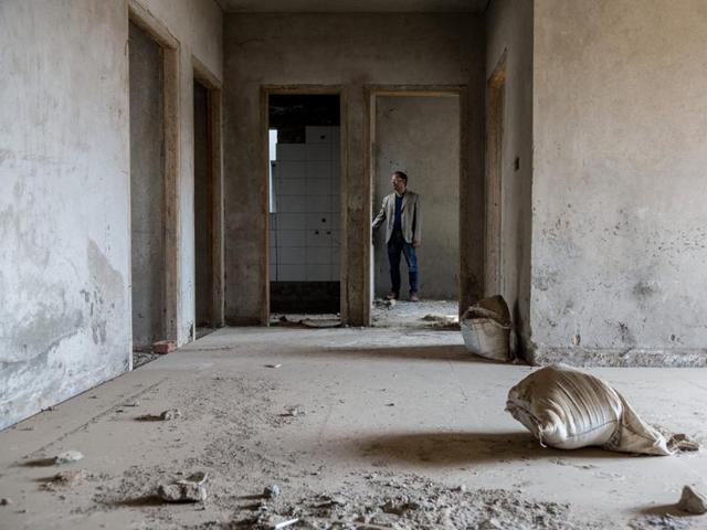 Builders cannot demand hidden charges which are not part of their contract with buyers and are liable to pay compensation for delaying delivery of property.(PTI Photo) Builders cannot demand hidden charges which are not part of their contract with buyers and are liable to pay compensation for delaying delivery of property.(PTI Photo)