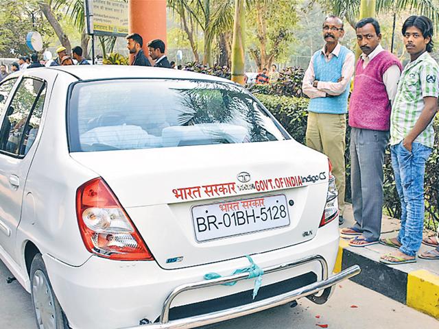 A car damaged during the scuffle between medicos and bank employees, on the IGIMS campus, in Patna on Tuesday A car damaged during the scuffle between medicos and bank employees, on the IGIMS campus, in Patna on Tuesday