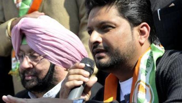Singer-actor Balkar Sidhu with Punjab Congress chief Capt Amarinder Singh. (Ravi Kumar/HT File Photo)