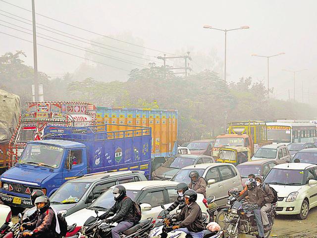 Additional district magistrate Priti Jaiswal visited some of the intersections in the city on Wednesday and requested vehicle owners to curb the use of their cars for the day. (Sakib Ali/HT file photo) Additional district magistrate Priti Jaiswal visited some of the intersections in the city on Wednesday and requested vehicle owners to curb the use of their cars for the day. (Sakib Ali/HT file photo)