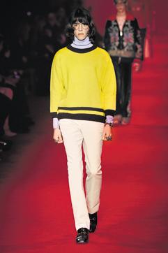 A model walks the runway at the Gucci show during Milan Men's Fashion Week Fall/Winter 2016/17 in Milan, Italy. (Getty Images)