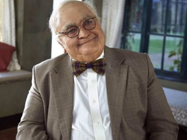 Rishi Kapoor plays a 90-year-old grandfather in the film. The transformation cost  a whopping Rs 2 crore! (Dharma ) 
