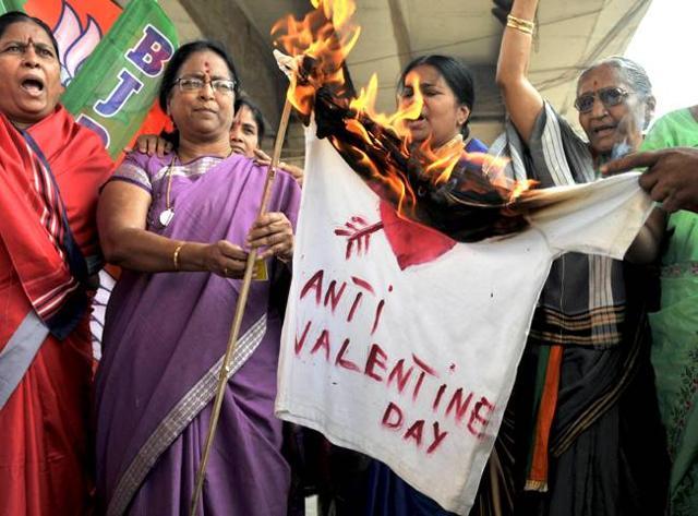 Heart on fire: Valentine’s Day protest in full swing (File picture). Heart on fire: Valentine’s Day protest in full swing (File picture).