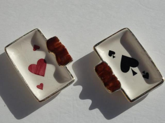 Vintage ashtrays. Ashtrays are the new jewelry boxes. It’s actually quite a practical solution for folks that like to switch up their jewelry a lot. The dish makes for a great place to throw jewelry when you are on the run (so you don’t lose your favourite pair of earrings). (PINTEREST) Vintage ashtrays. Ashtrays are the new jewelry boxes. It’s actually quite a practical solution for folks that like to switch up their jewelry a lot. The dish makes for a great place to throw jewelry when you are on the run (so you don’t lose your favourite pair of earrings). (PINTEREST)