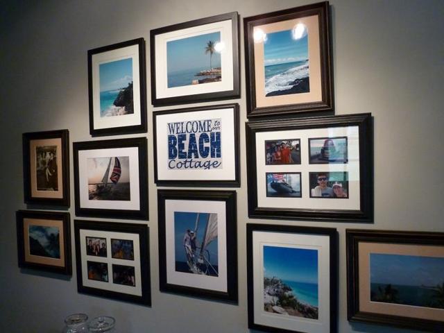 Gallery art walls. She won’t like just one framed work on a wall. She’ll like many. This decor trend is not going anywhere anytime soon. So leave her impressed with this choice of gift.  (PINTEREST) 