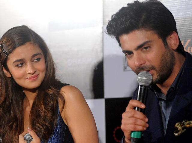 Pakistani actor Fawad Khan speaks at the trailer launch of Kapoor &amp; Sons as Alia watches. (AFP)