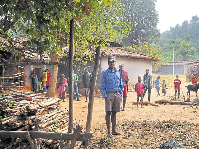 Around 150 residents of Jharkhand’s Mrigtar village, 55 kilometres from Jamshedpur.(HT Photo)