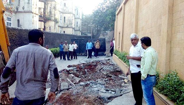 BMC demolishes the ramp near Mannat in March, 2015. (HT Photo)