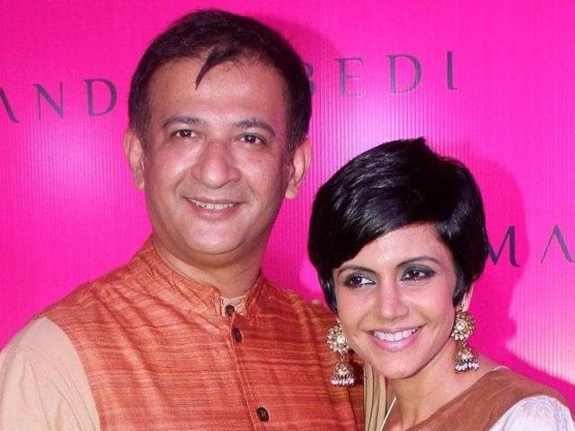 If you have started to feel a little disillusioned witnessing Valentine’s Day marriage with so many break-ups, here is a couple with much more hope. TV actor and Cricket presenter, Mandira Bedi and Bollywood director Raj Kaushal tied the knot on February 14, 1999. (FILE PHOTO) If you have started to feel a little disillusioned witnessing Valentine’s Day marriage with so many break-ups, here is a couple with much more hope. TV actor and Cricket presenter, Mandira Bedi and Bollywood director Raj Kaushal tied the knot on February 14, 1999. (FILE PHOTO)